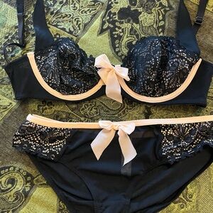 Gillian & O’Malley intimates Bra & Pantie set. 34B bra/panties (s). Never Worn